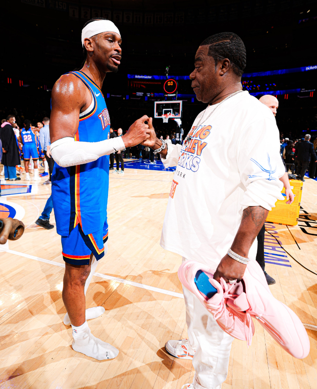 复出就夺回联盟第一！SGA延续四纪录被赞多面手 布朗：造犯规一绝|亚历山大|雷霆|谢伊·吉尔杰斯-亚历山大|俄克拉荷马雷霆队|纽约尼克斯队_新浪体育_新浪新闻