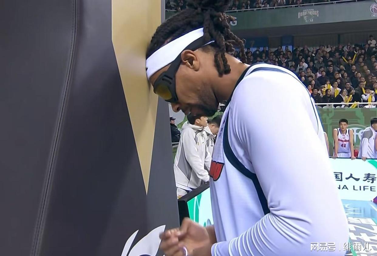 开云体育官网-大鱼来了！广东有望抢下2米16黑硬中锋，朱芳雨为他裁掉萨林杰？