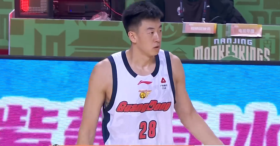 开云体育官网-刚下车就开练！战上海3条件对广东不利，粤媒支招杜锋：学深圳