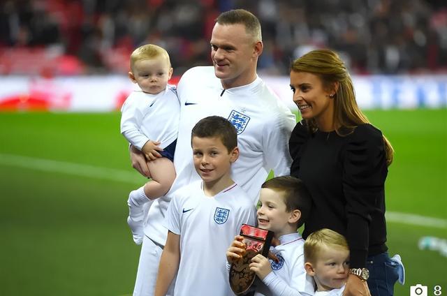 开云体育下载-子承父业！鲁尼16岁长子凯获曼联青训合约 曼联“92班”有续章