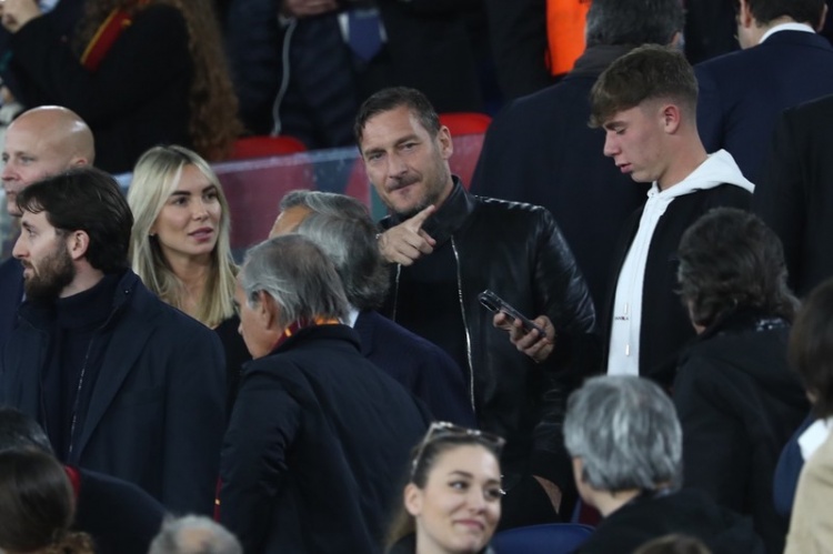 开云体育官网-斯基拉：托蒂昨晚与加斯佩里尼进行积极会谈，准备加入管理层